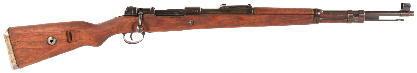 1941 WWII GERMAN SAUER ce K.98 8mm RIFLE: 1941 WWII GERMAN SAUER ce K.98 8mm RIFLE 1941 WWII German Sauer "ce" K.98 Bolt Action Rifle. Matching serial number on the receiver, barrel, bolt, magazine, trigger-guard and screws, rear sights, barr
