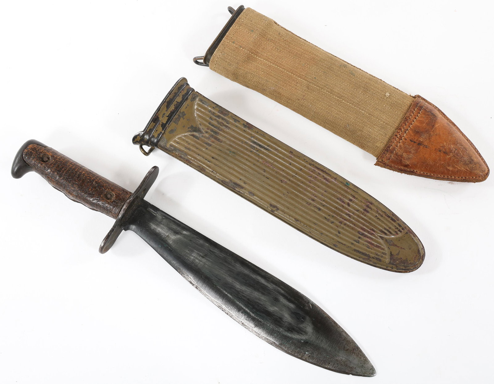 WWI US ARMY M1910 BOLO KNIFE WITH 2 SCABBARDS: WWI US ARMY M1910 BOLO KNIFE WITH 2 SCABBARDS WWI US Army Model 1910 Bolo Knife with Type I and Type 2 Steel Scabbards. Stamped on the ricasso "U.S.M.C 1917" on one side and "Plumb" in multiple stampi