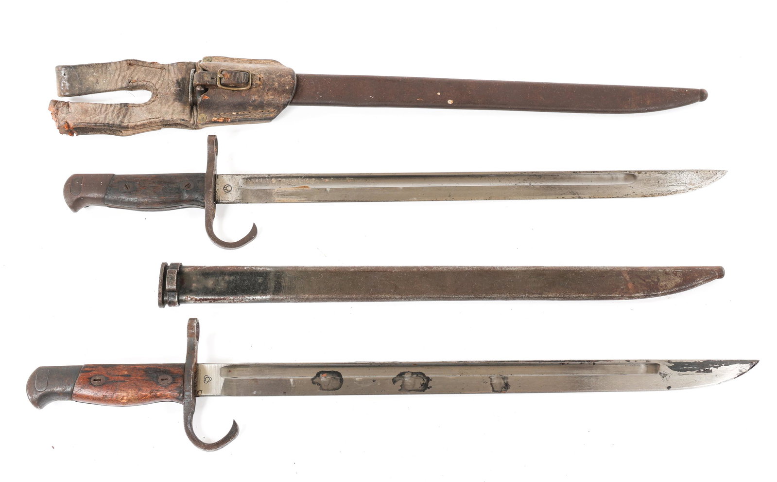 WWII IMPERIAL JAPANESE BAYONET TYPE 30 LOT OF 2: WWII IMPERIAL JAPANESE BAYONET TYPE 30 LOT OF 2 Lot of 2 WWII Imperial Japanese Bayonet Type 30. (1) Bright blade with fuller. Maker marked "Tokyo Arsenal" stamped on the ricasso. Hooked quillon, wood