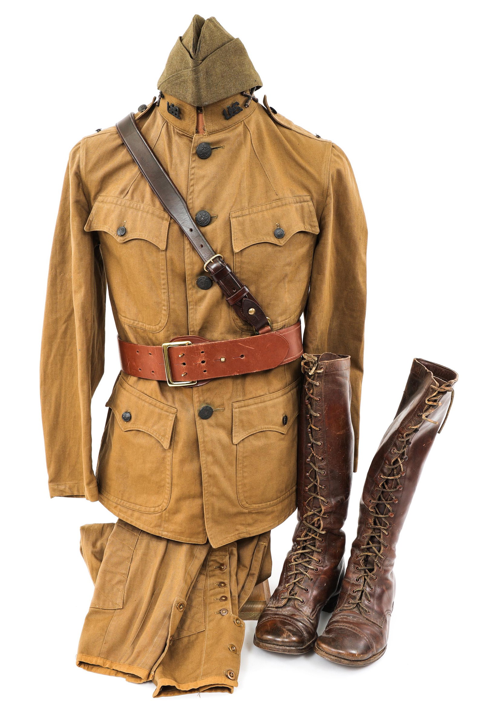 WWI US AEF NATIONAL ARMY ARTILLERY OFFICER UNIFORM: WWI US AEF NATIONAL ARMY ARTILLERY OFFICER UNIFORM WWI Us National Army Artillery Officer Khaki Cotton Summer uniform grouping. Includes: (1) 4 pockets model 1917 khaki cotton summer tunic (Enlisted m