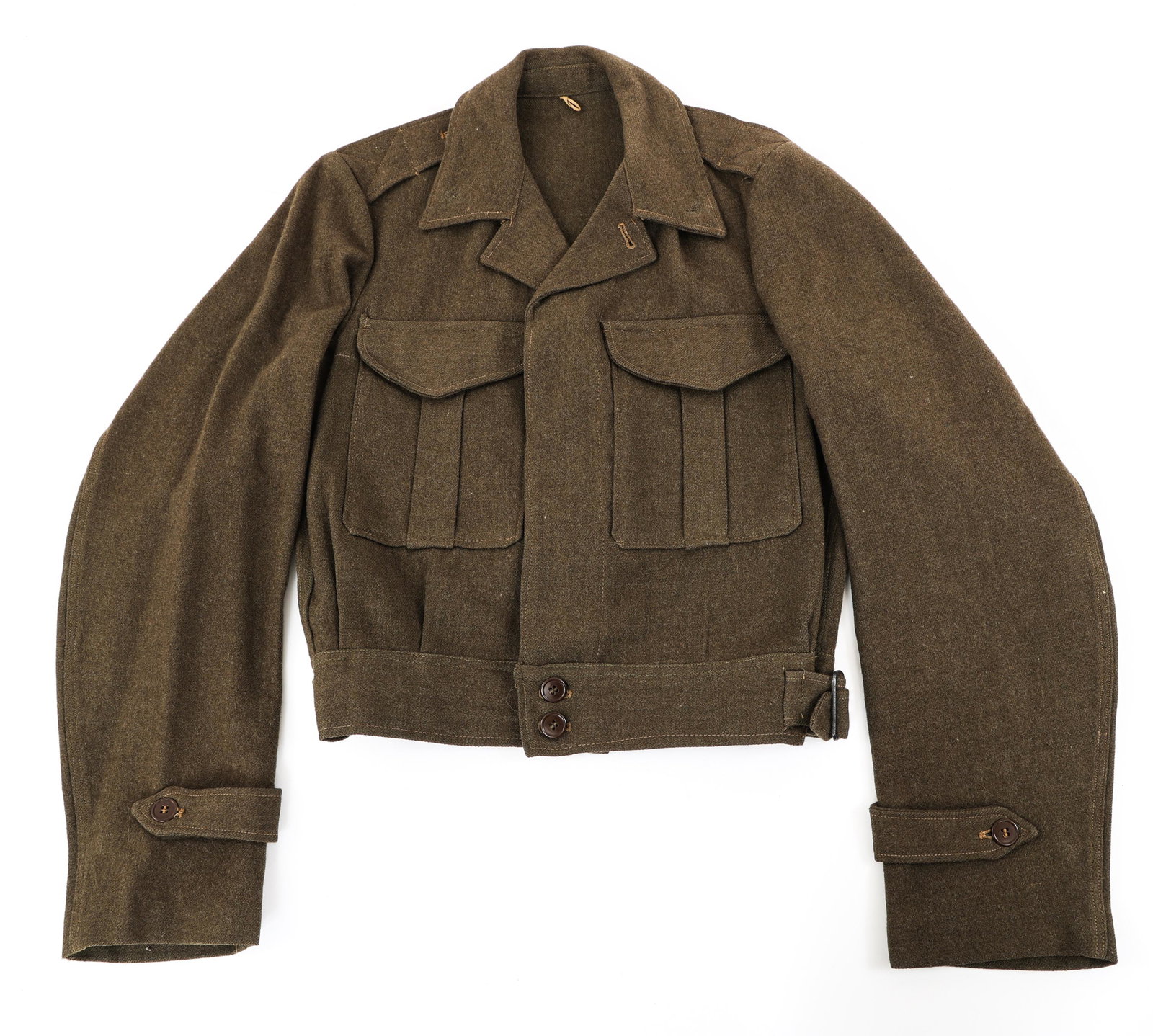 WWII US MARINE CORPS BATTLEDRESS AUSTRALIAN MADE: WWII US MARINE CORPS BATTLEDRESS AUSTRALIAN MADE WWII US Marine Corps Battledress Tunic, Australian Made, dated 43. Signs of EGA's removal on the collar. Size: 36L