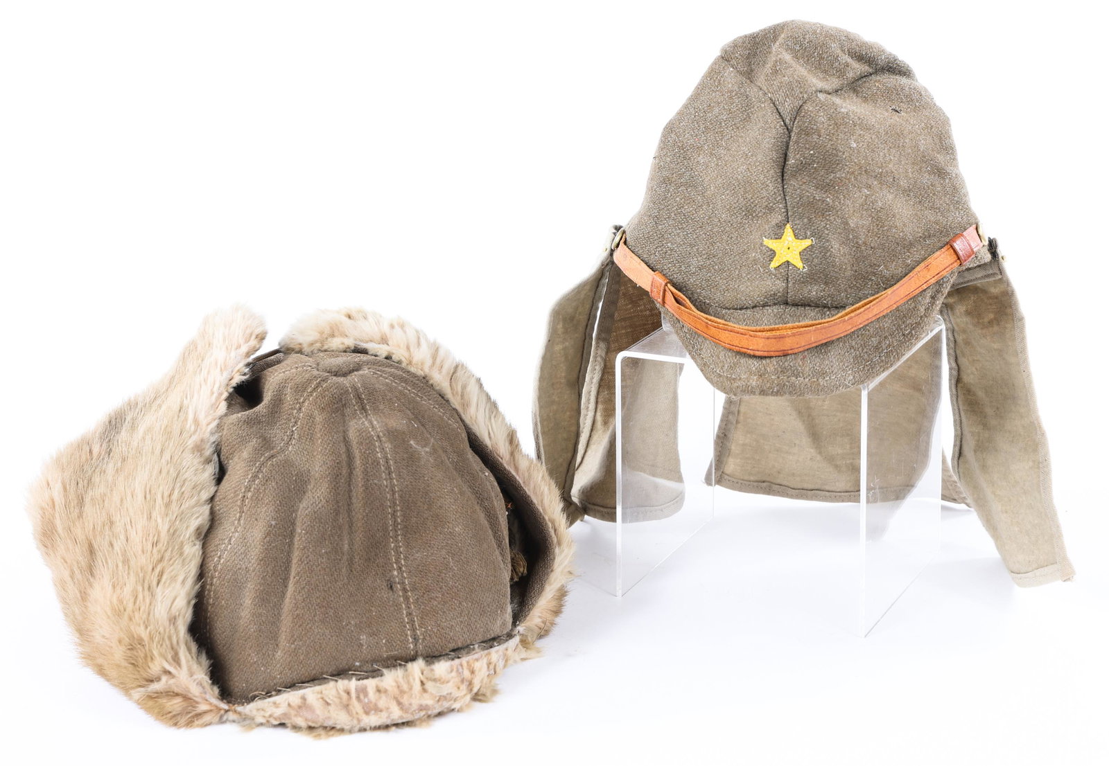 WWII IMPERIAL JAPANESE ARMY HEADGEAR LOT OF 2: WWII IMPERIAL JAPANESE ARMY HEADGEAR LOT OF 2 Lot of 2 WWII Imperial Japanese Army Headgear. (1) WWII Japanese Army Officer field cap with removable neck cover. (1) WWII Japanese Enlisted Man / NCO's 