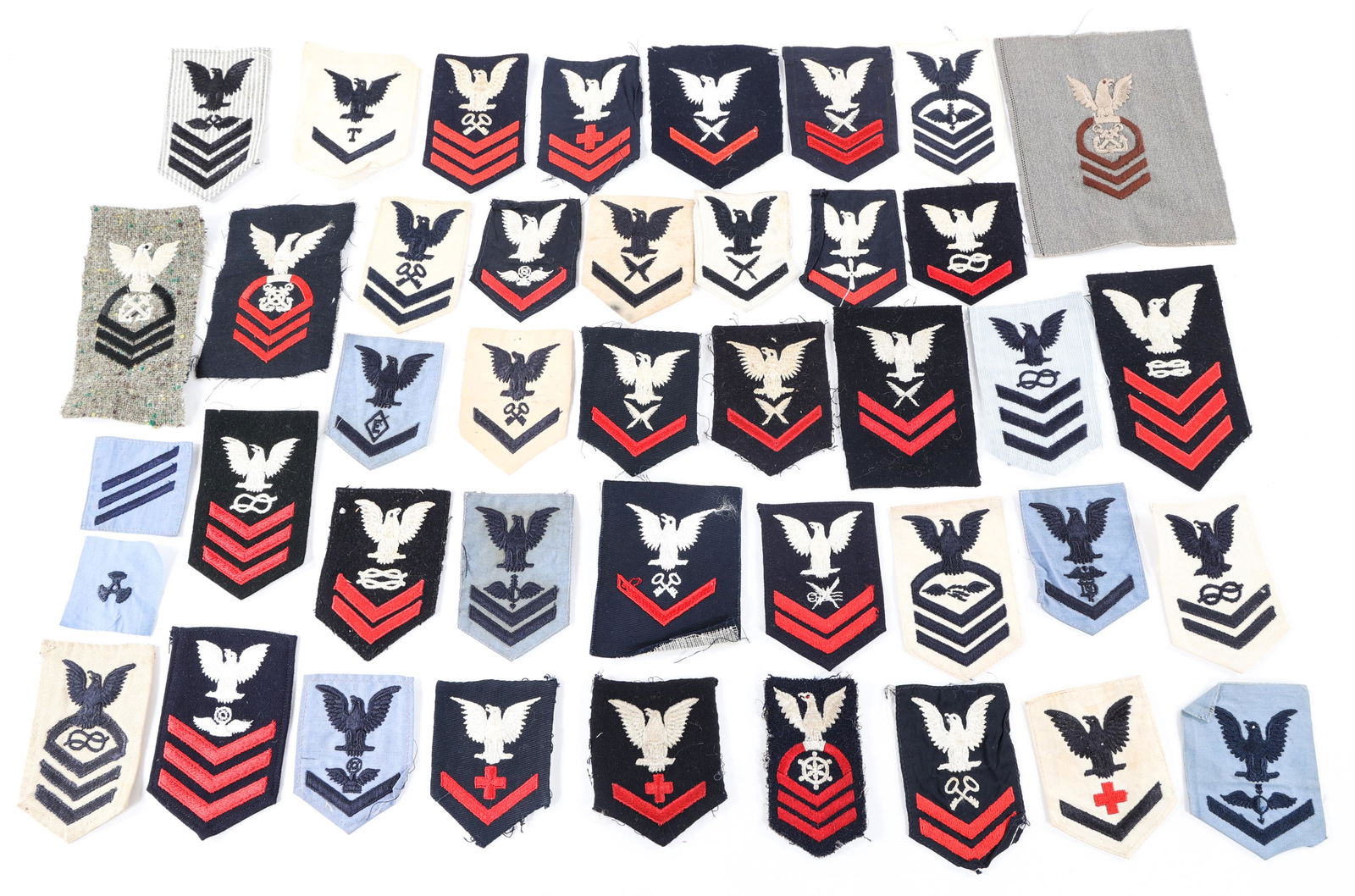 WWII US NAVY WAVES CPO UNIFORM SHOULDER RANK: WWII US NAVY WAVES CPO UNIFORM SHOULDER RANK WWII US Navy Waves CPO uniform's Shoulder Rank Patches. Various Specialty - Ranks and color fabric.