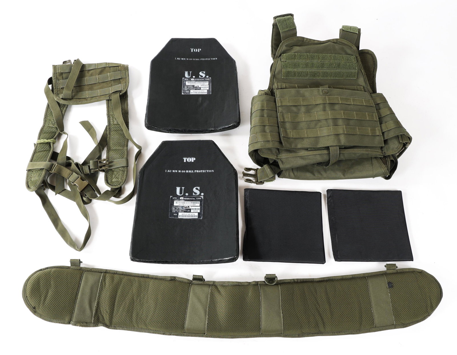 BODY ARMOR WITH CERAMIC PLATES AND GEAR: BODY ARMOR WITH CERAMIC PLATES AND GEAR Body armor plate carrier and gear (1) M.O.L.L.E. plate carrier with front and rear Class III ceramic 7.62 rated plates. Size X-Large. (1) Condor harness and bat