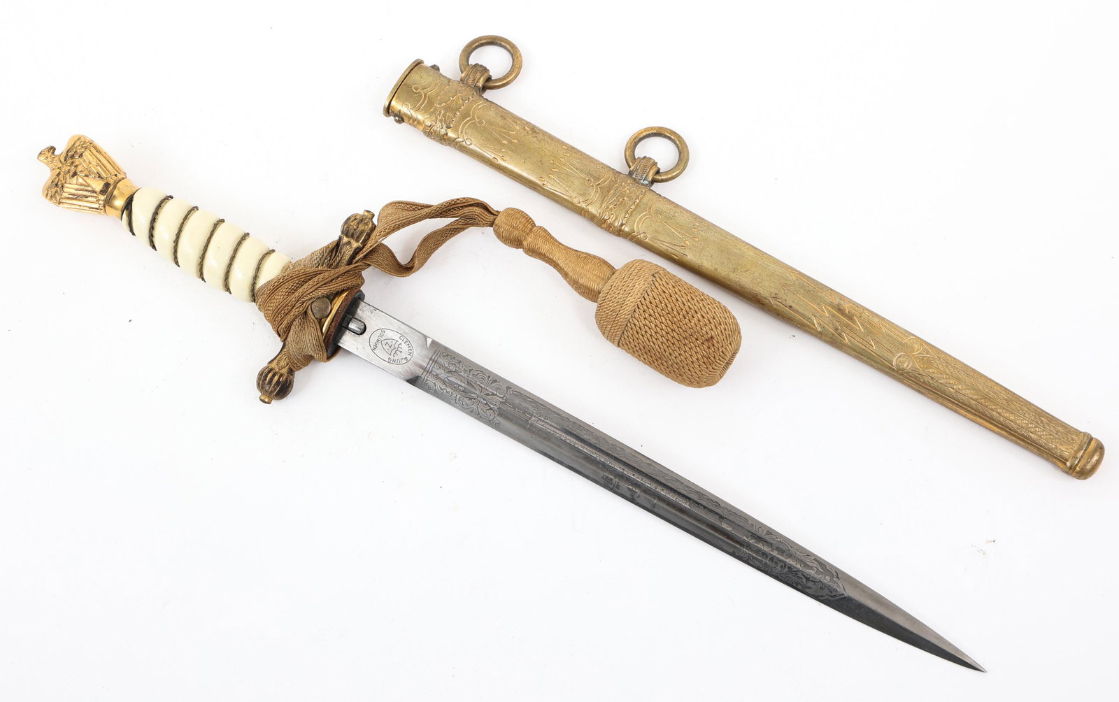 WWII GERMAN KRIEGSMARINE DRESS DAGGER CLEMEN JUNG: WWII GERMAN KRIEGSMARINE DRESS DAGGER CLEMEN JUNG | WWII German Kriegsmarine "Dolch für Offiziere" 2nd Model Dress Dagger. Double sided, acid etched on light gray frosted background, dual fullered bl