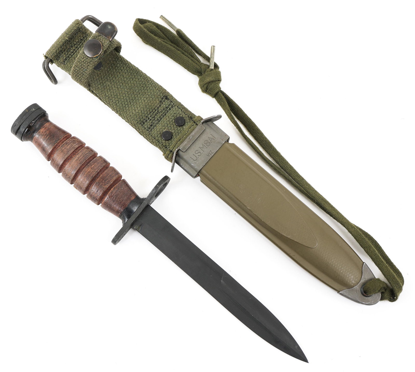 WWII US ARMY M4 BAYONET BY PAL: WWII US ARMY M4 BAYONET BY PAL | WWII US Army M4 Bayonet with USM8A1 Scabbard. Stamped "US M4 PAL" under the guard. Stacked leather handle. Blade Length: 6.3/4" Total Length: 11.5"
