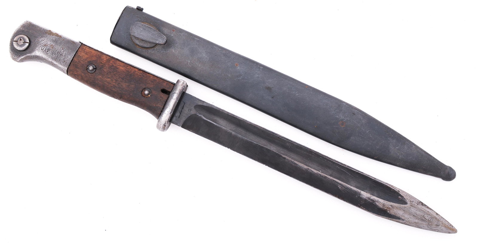 WWII GERMAN K98 COMBAT BAYONET: WWII GERMAN K98 COMBAT BAYONET WWII German K98 bayonet. Ricasso marked "43ASW" on one side and with serial number on other side. Scabbard stamped "cof 44" . Various proof marks. Blade Length: 8.75 | T