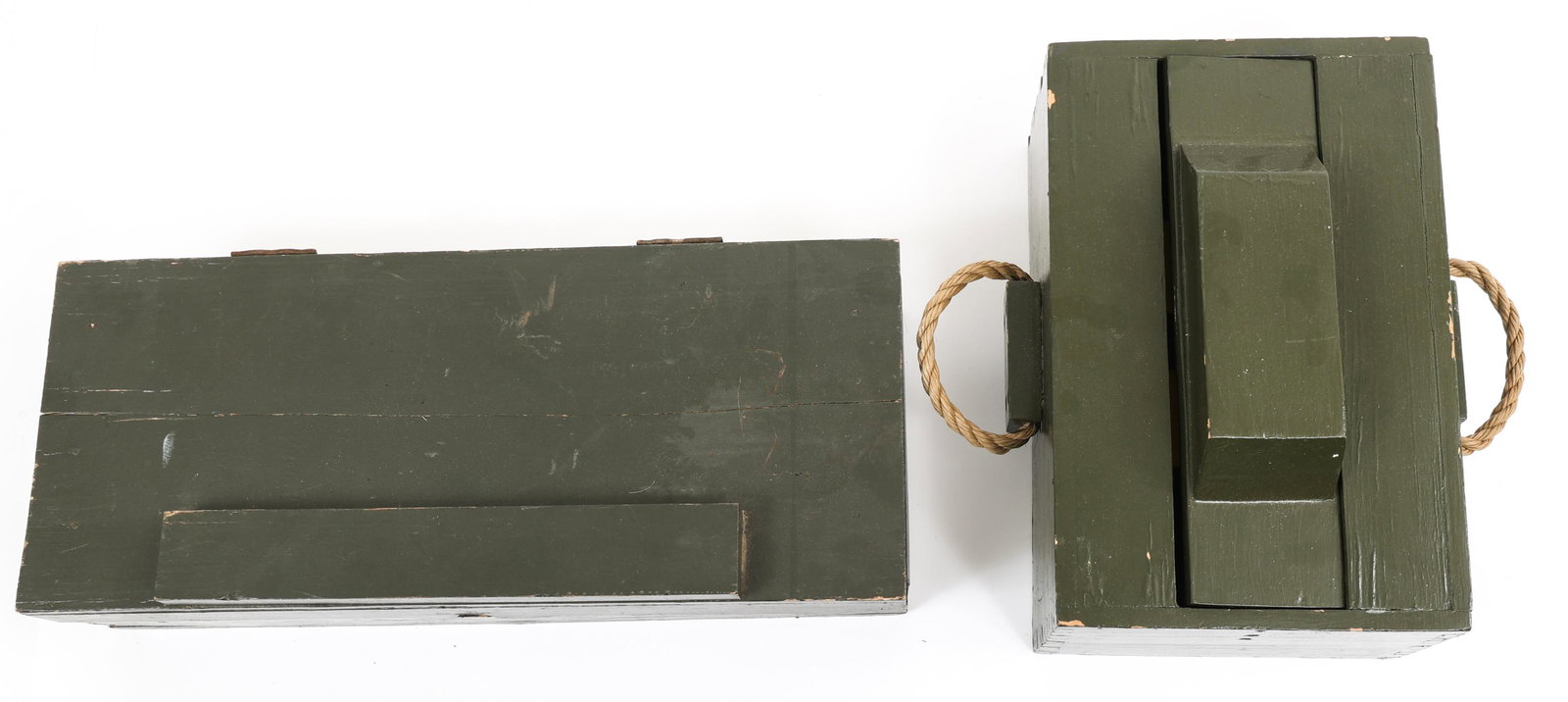 COLD WAR SOVIET YAM 5U & CZECH PT MI-D AT MINES: COLD WAR SOVIET YAM 5U & CZECH PT MI-D AT MINES (1) Cold War Soviet YaM 5U Anti Tank mine, inert, 4x20x8, weight is 10.2 lbs. (1) Czech Republic PT Mi-D Anti Tank Mine, inert, 7x13x9, weight is 6.2 lb