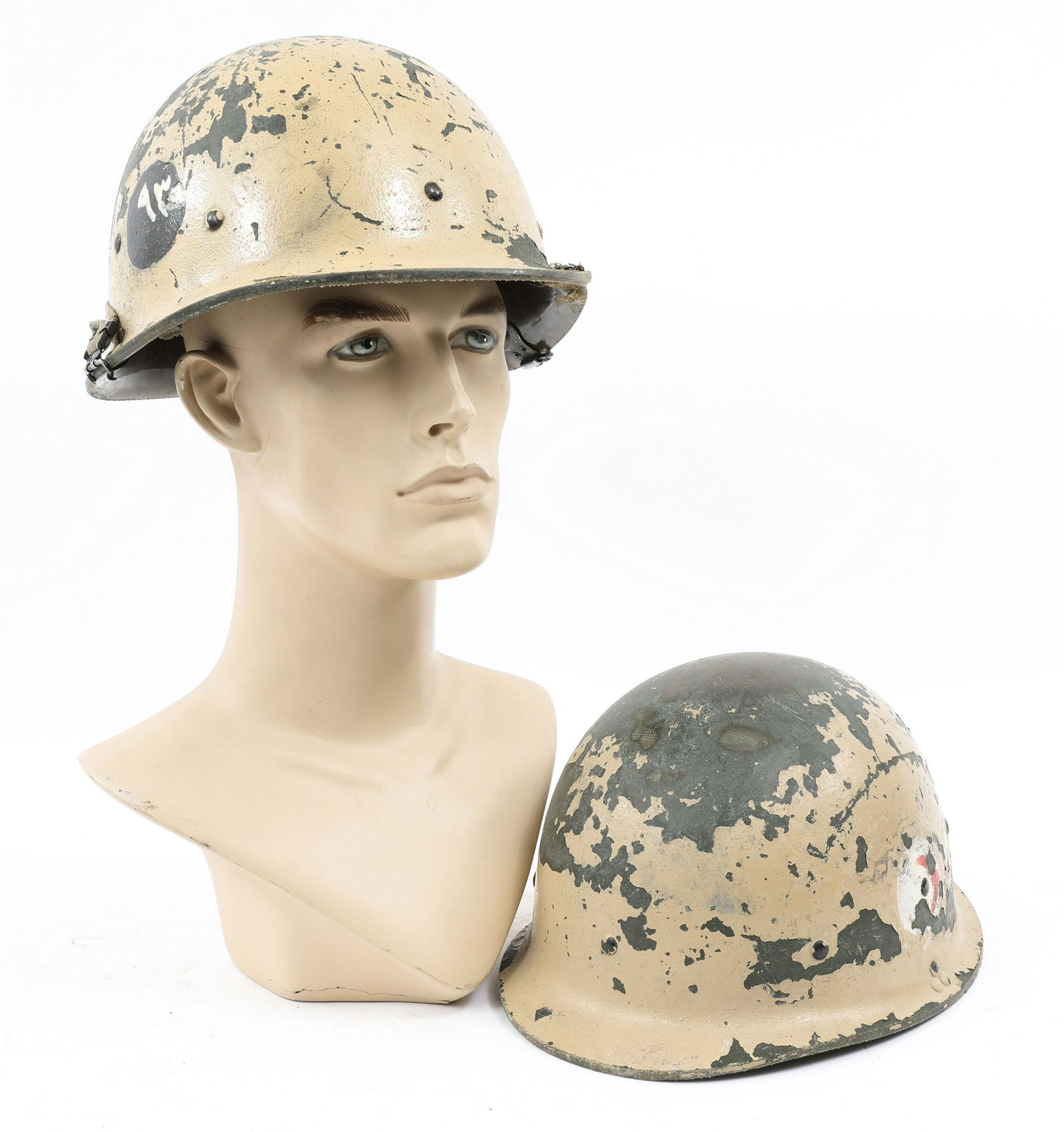 DESERT STORM IRAQI ARMY UNIT PAINTED M80 HELMET: DESERT STORM IRAQI ARMY UNIT PAINTED M80 HELMET Lot of 2 Desert Storm Iraqi Army M80 Unit painted Combat helmets. (1) Iraqi Guard M80 desert camo combat helmet with black circle and red triangle unit