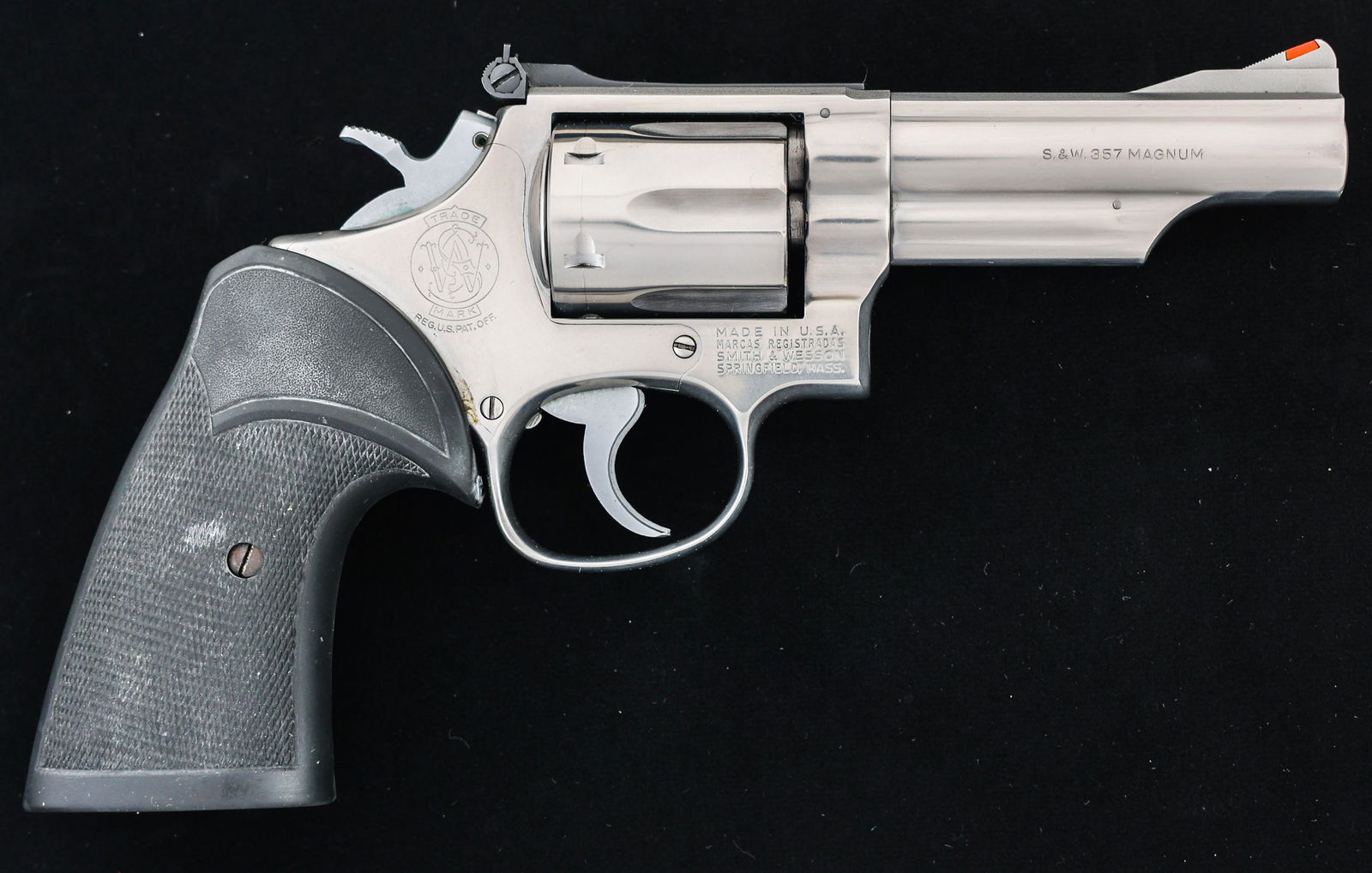 SMITH & WESSON MODEL 66 COMBAT MAGNUM 357 REVOLVER: SMITH & WESSON MODEL 66 COMBAT MAGNUM 357 REVOLVER Smith & Wesson Combat Magnum Model 66 double action .357 Magnum caliber revolver. Frame stamped with the Smith and Wesson emblem and "Made in USA. Ma