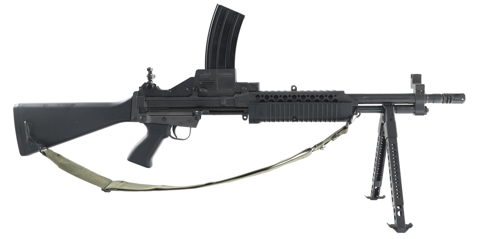 ROBINSON ARMAMENT MODEL 96 5.56 NATO CAL RIFLE: ROBINSON ARMAMENT MODEL 96 5.56 NATO CAL RIFLE Robinson Armament Model 96 Expeditionary 5.56 Nato caliber semi automatic rifle. Top feed magazine configuration. Offset adjustable rear peep sight and f