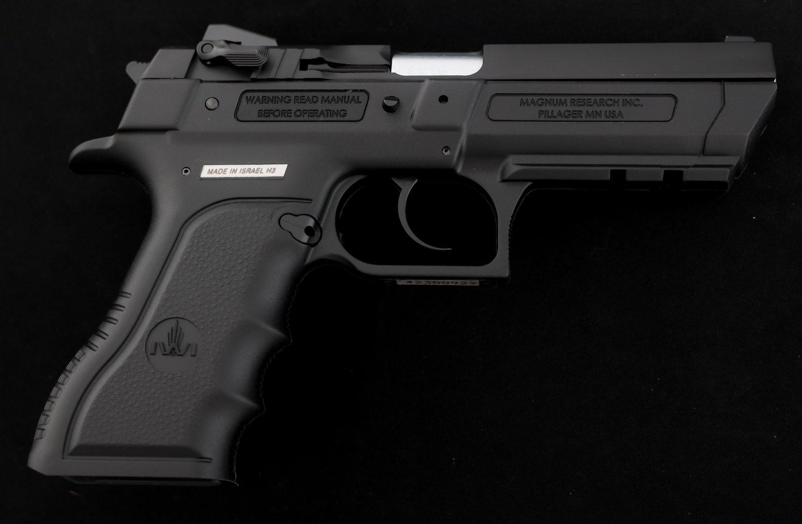 MAGNUM RESEARCH BABY EAGLE 9mm CAL PISTOL: MAGNUM RESEARCH BABY EAGLE 9mm CAL PISTOL Magnum Research Model Baby Eagle 9x19mm caliber semi automatic pistol. Polymer frame. Plastic grips with I.W.I. logo. Fixed sights. Two magazines. Cleaning ro