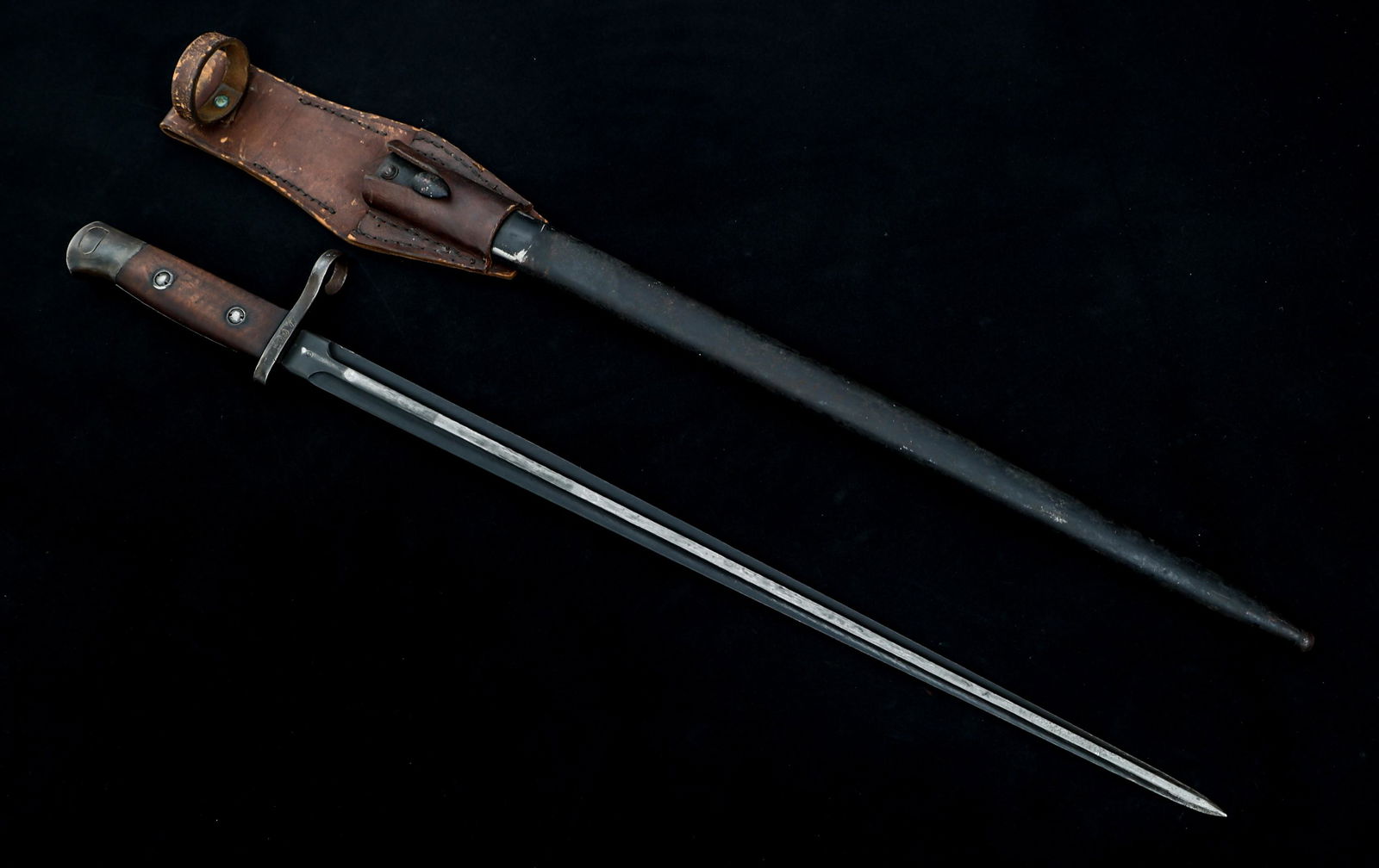 BELGIAN MODEL 1916 SWORD BAYONET & SCABBARD (1 of 10)