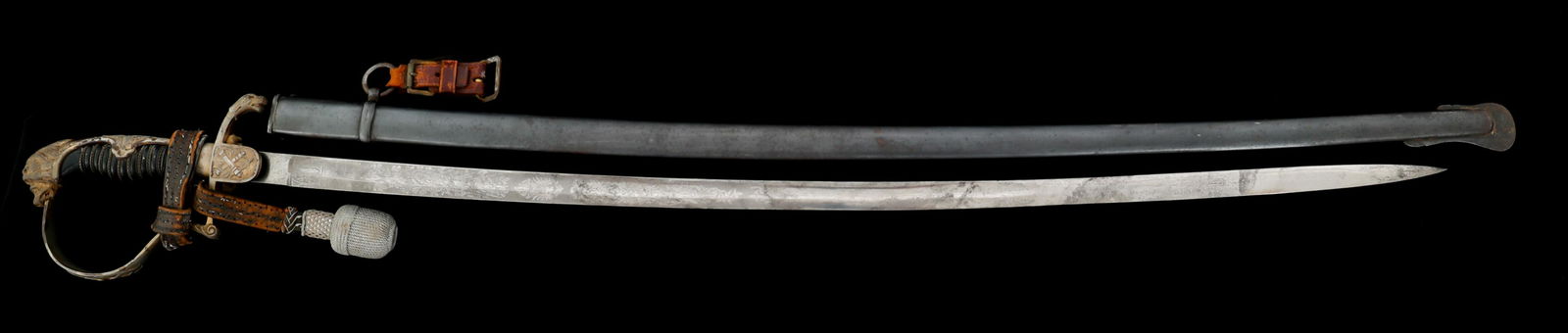 IMPERIAL GERMAN ARTILLERY OFFICER LIONHEAD SWORD (1 of 17)