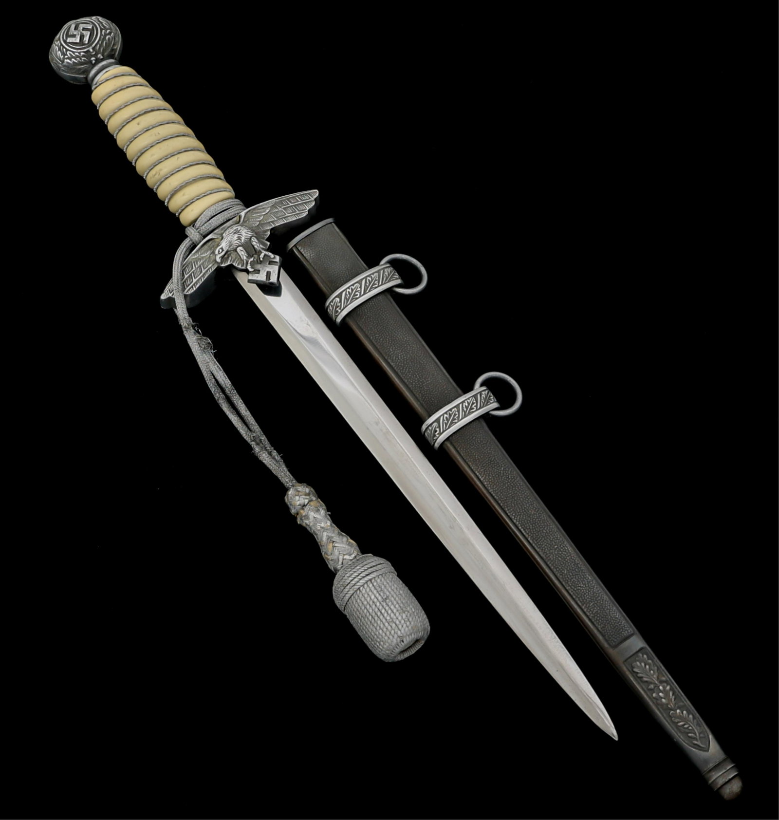 WWII GERMAN LUFTWAFFE 2nd MODEL DAGGER BY HORSTER: WWII GERMAN LUFTWAFFE 2nd MODEL DAGGER BY HORSTER WWII German M1937, 2nd Model Luftwaffe Officer dress dagger (Fliegerdolch). Spear point, bright straight blade. Maker mark / logo "E & F Horster & Co,