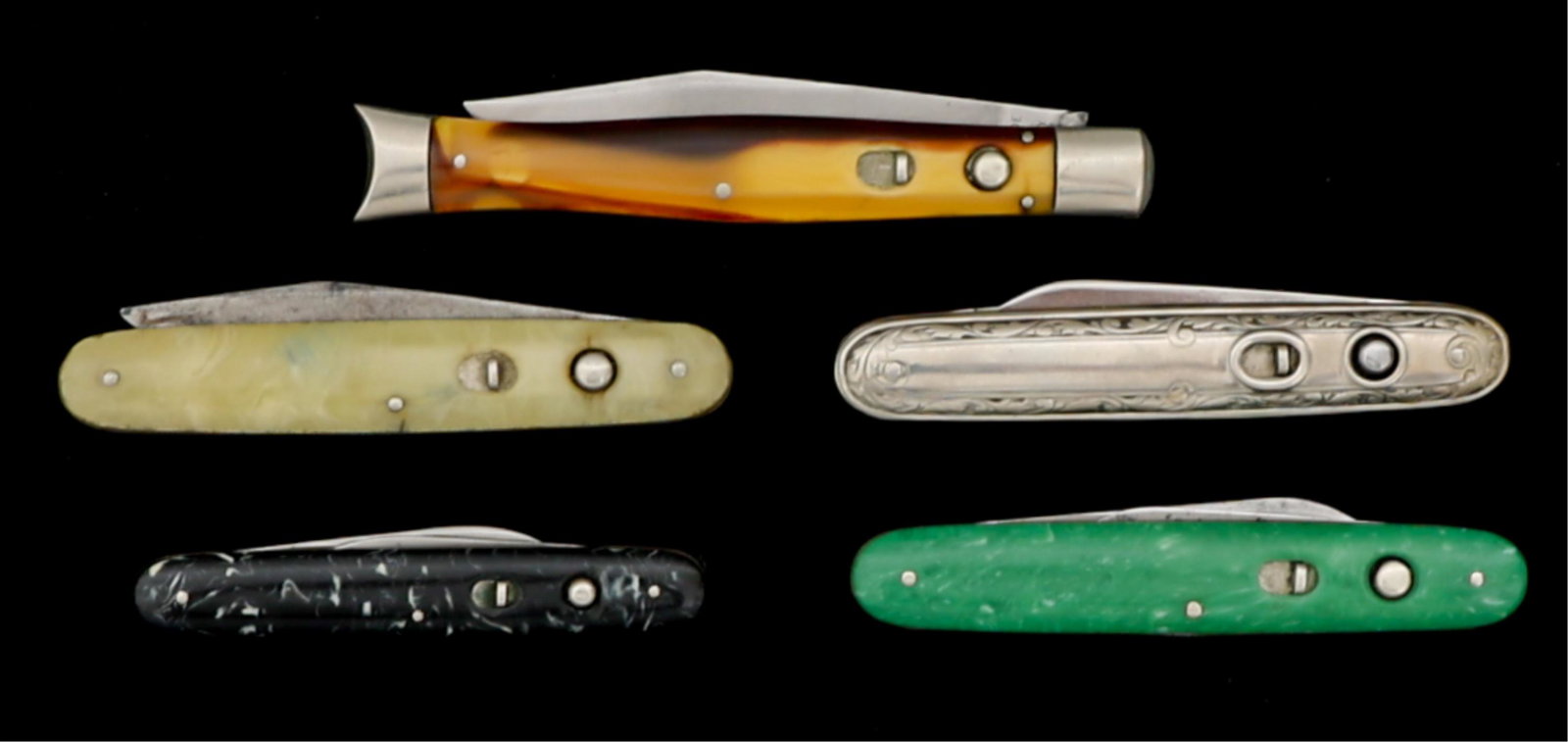 SWITCHBLADE POCKET KNIFE LOT OF 5: SWITCHBLADE POCKET KNIFE LOT OF 5 Mixed Lot of 5 Switchblade Pocket Knives. Single and dual bladed switchblades. Makers include Schrade and Remington. Push button, spring loaded mechanism with lock. B