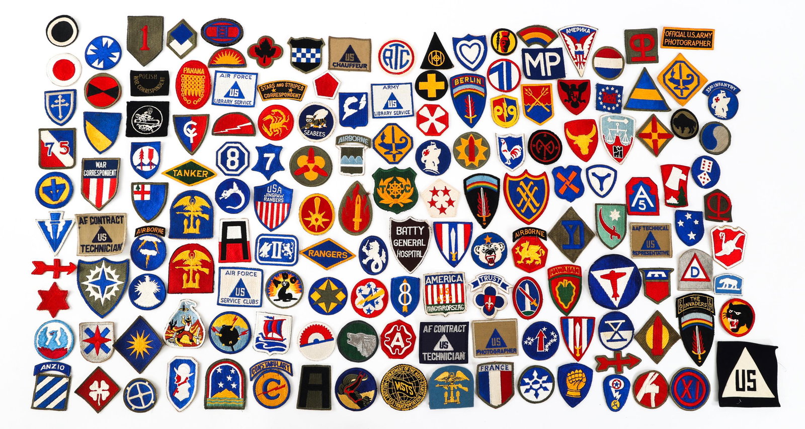 WWII - COLD WAR US ARMED FORCES PATCH LOT OF 175: WWII - COLD WAR US ARMED FORCES PATCH LOT OF 175 Lot of approximately of 150 WWII - Cold War US Armed Forces Patches. Jingpaw Rangers, Big Red One, Army Amphibious Corps of Engineers, Military Police,