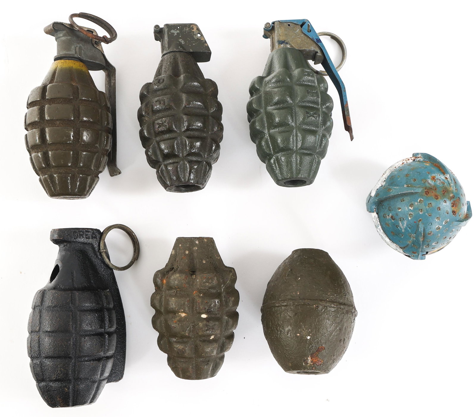 WWII - COLD WAR US ARMY GRENADE LOT OF 7: WWII - COLD WAR US ARMY GRENADE LOT OF 7 Lot of 7 WWII - Cold War Grenades. WWII Mk.II Fragmentation, Trainer, Lemon and BLU-26 cluster submunition. All Inert.