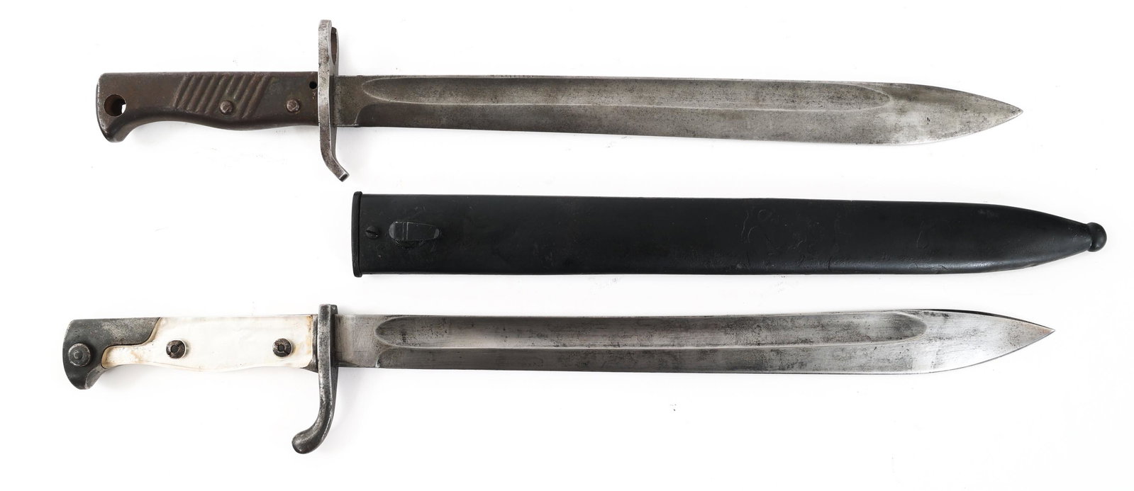 WWI IMPERIAL GERMAN M1898 / 05 BUTCHER BAYONETS: WWI IMPERIAL GERMAN M1898 / 05 BUTCHER BAYONETS Lot of 2 WWI Imperial German M1898 / 05 Butcher Bayonets. (1) M1898 / 05 Bayonet. Single edged, bright blade with fuller. Maker marked by Ernst Busch So
