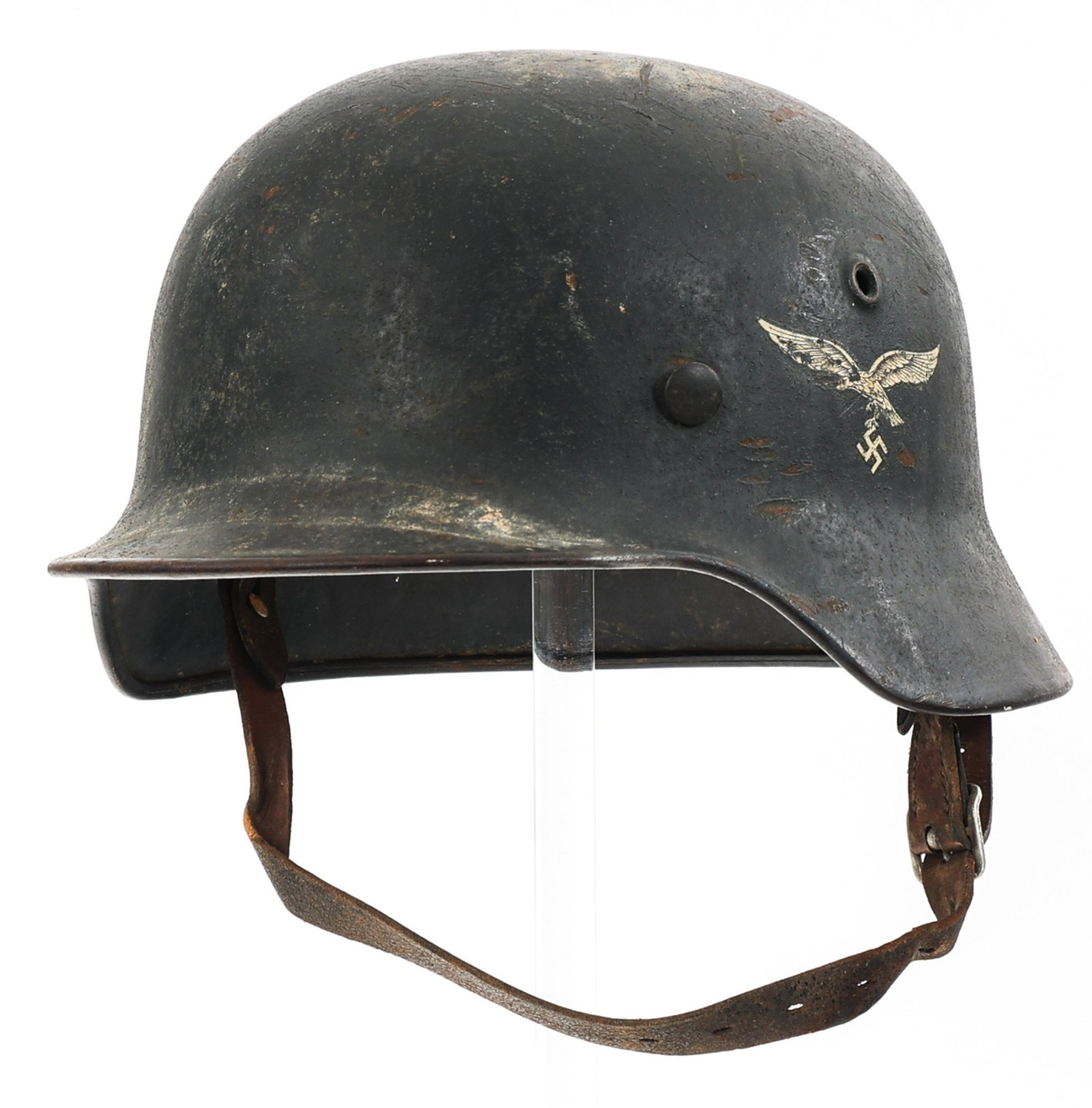 WWII GERMAN LUFTWAFFE M40 SINGLE DECAL HELMET: WWII GERMAN LUFTWAFFE M40 SINGLE DECAL HELMET WWII German Luftwaffe M40 Single Decal Combat Helmet. Maker marked "ET66" (Eisenhüttenwerk AG, Thale Hartzuttenwerk AG, Thale Harz) stamped on the side a