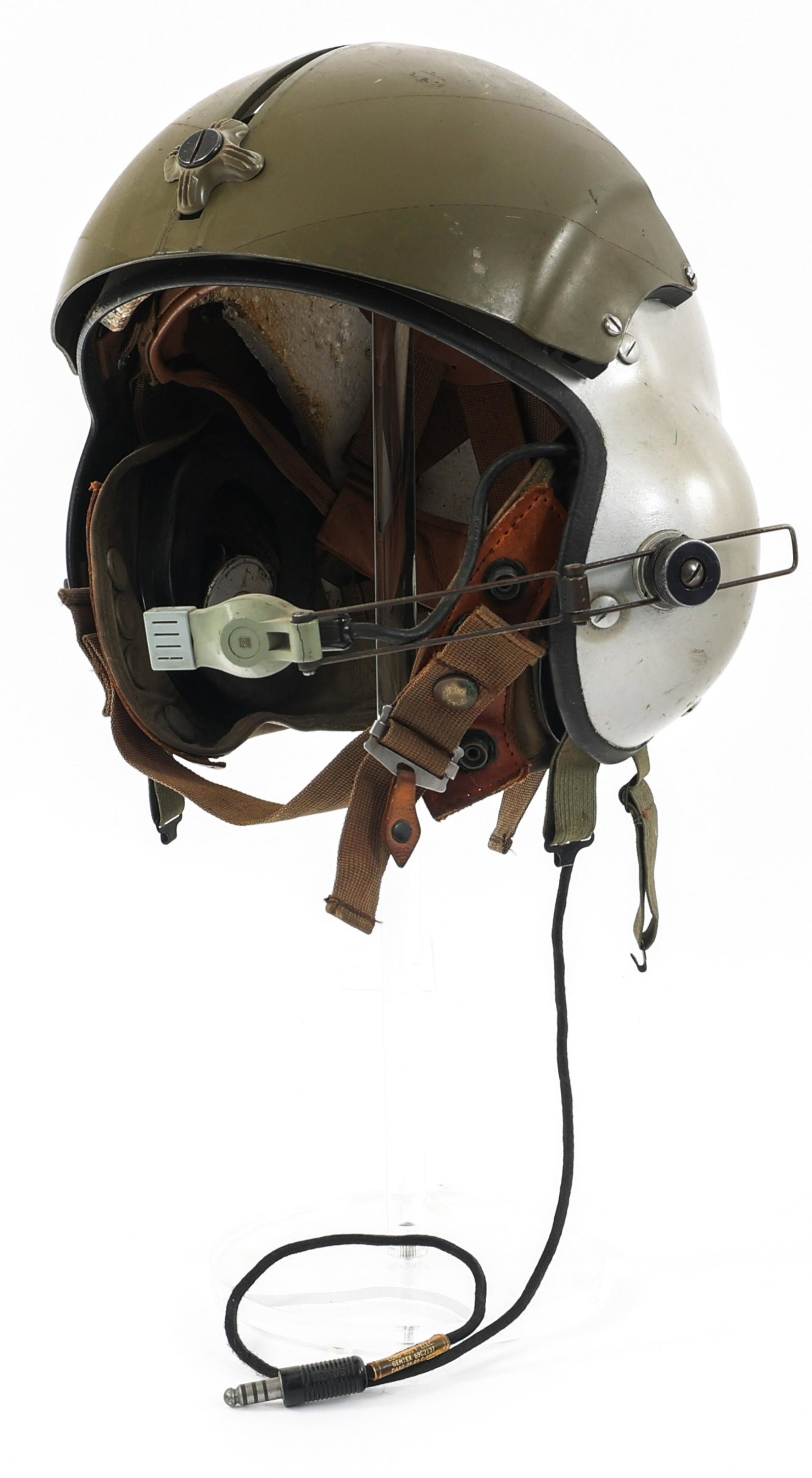 VIETNAM WAR US ARMY SPH-4 HELICOPTER PILOT HELMET: VIETNAM WAR US ARMY SPH-4 HELICOPTER PILOT HELMET Vietnam War US Army SPH-4 Helicopter Pilot Helmet. Light gray painted shell with standard OD green visor housing. Complete with comms. Gentex corporat