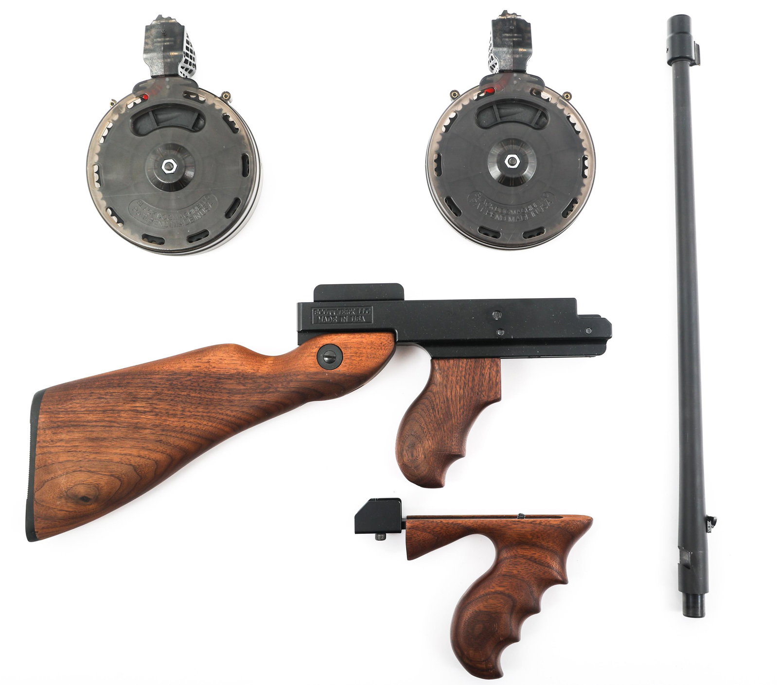SCOTT WERX RUGER 10/22 CHICAGO CONVERSION KIT: SCOTT WERX RUGER 10/22 CHICAGO CONVERSION KIT Scott Werx Ruger 10/22 Chicago conversion kit. Black finish. 18.5" Ruger barrel with blade front sight and flip up adjustable rear sight. Two 50 round dru
