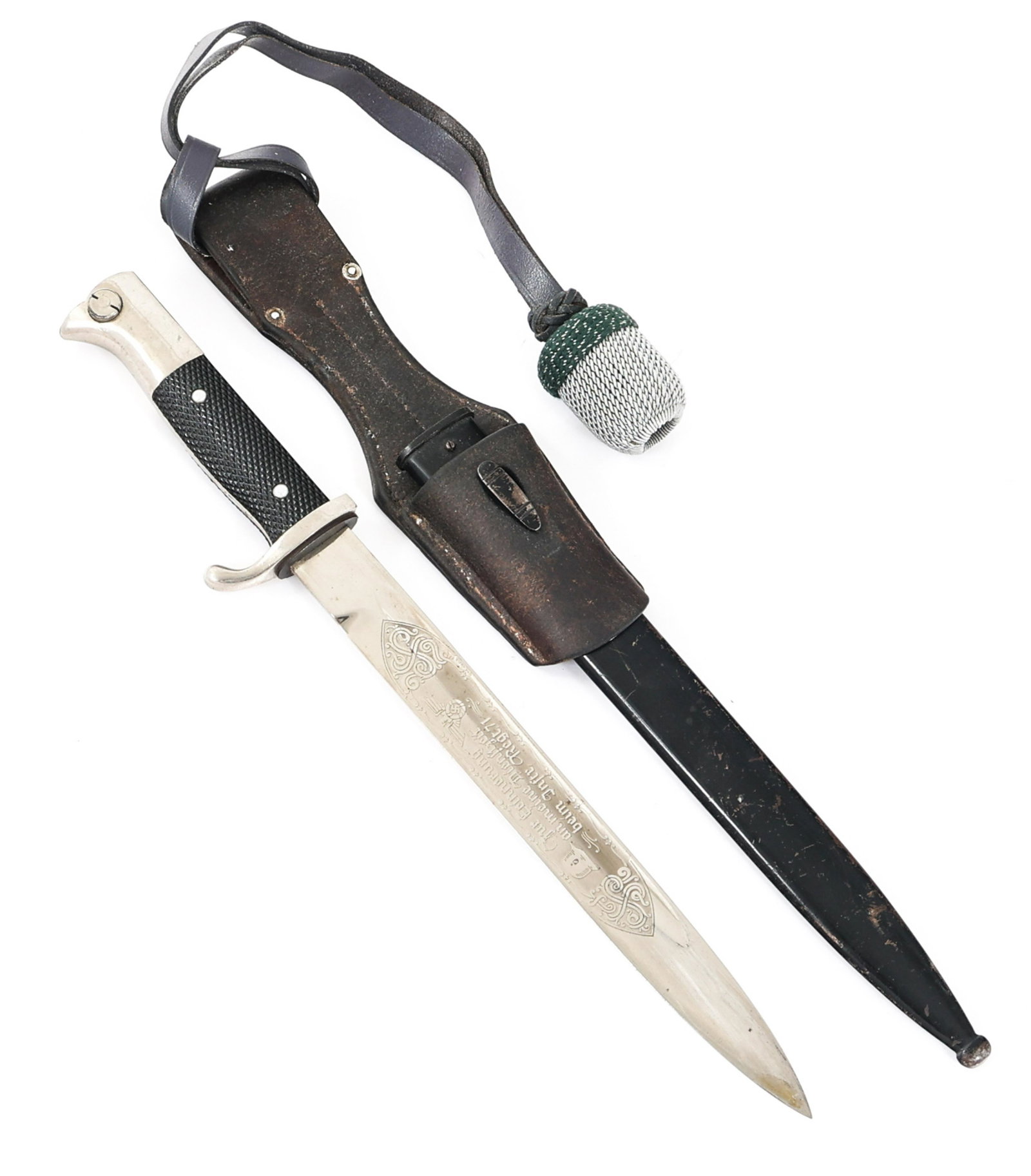 WWII GERMAN K98 ETCHED BLADE DRESS BAYONET: WWII GERMAN K98 ETCHED BLADE DRESS BAYONET WWII German K98 Etched Blade Dress Bayonet. Single edged, bright blade with fuller. Double acid etched with "zur Erinnerung an Meine Dienstzeit Beim Inftr, R