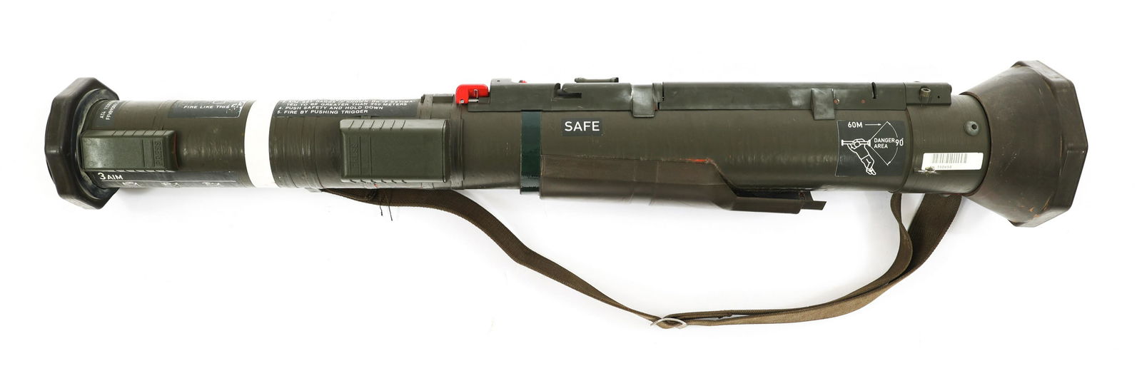 US ARMY / USMC M136 AT4 LAUNCHER: US ARMY / USMC M136 AT4 LAUNCHER US Army / USMC M136 AT4 Launcher. 84 mm fiberglass, unguided, man-portable, disposable single-shot launcher. Flip up sights present. Inert. Size: 40"