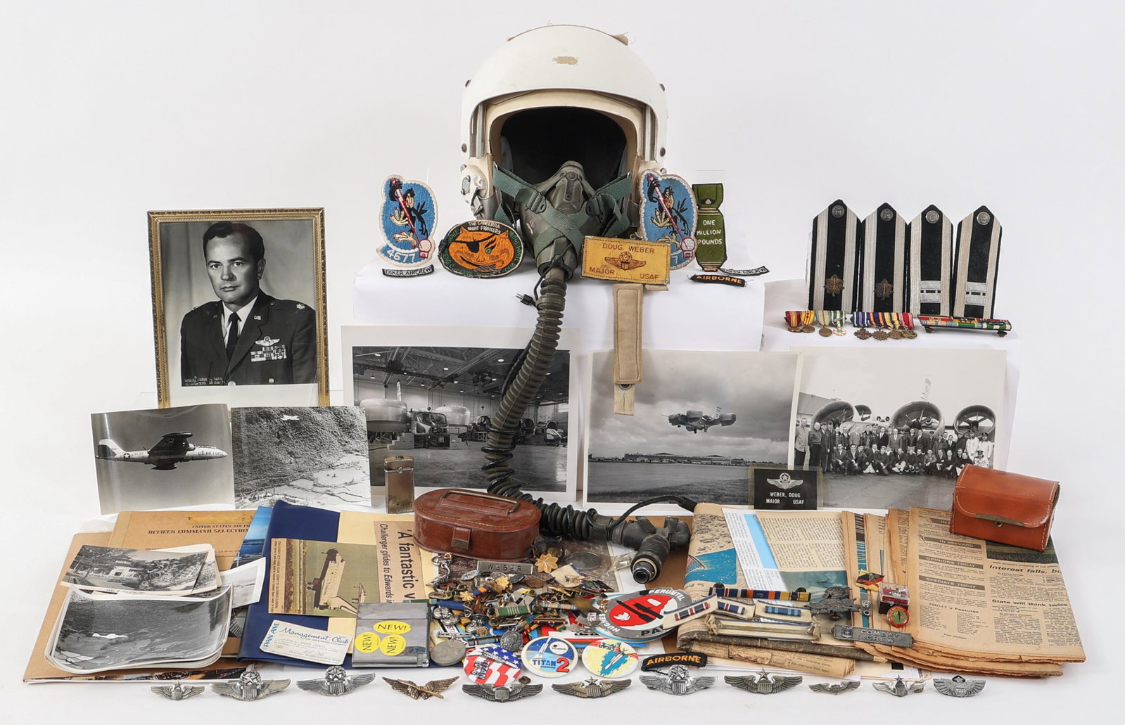 COLD WAR US COMBAT TEST PILOT & NASA GROUPING: COLD WAR US COMBAT TEST PILOT & NASA GROUPING Cold War US Air Force Combat Pilot, Bell X-22 Test Pilot, and NASA Advisor Named Helmet, Photograph, Insignia & Paperwork Grouping. Named to Air Force Maj