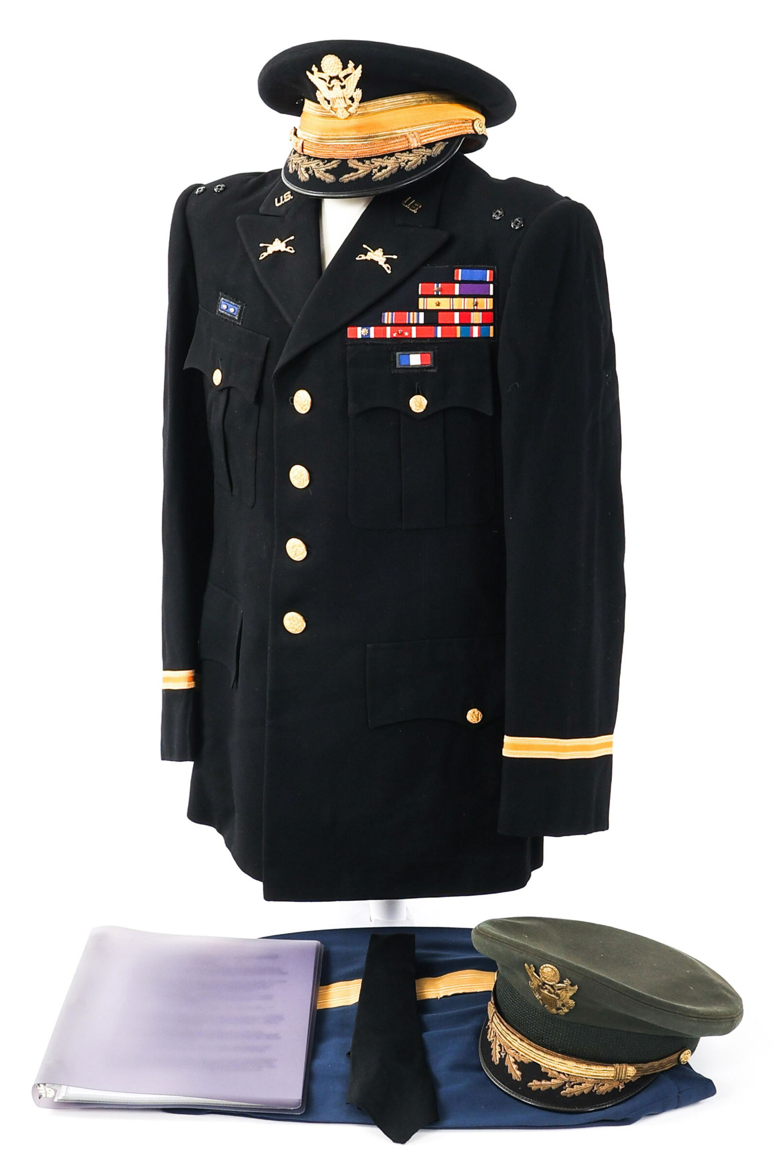 COL. THOMAS JONES UNIFORM - ELVIS PRESLEY C.O.: COL. THOMAS JONES UNIFORM - ELVIS PRESLEY C.O. WWII - Cold War US Army Elvis Presley's Commanding Officer Named Dress Uniform. Named to Col. Thomas S. Jones of the 26th Cavalry Regiment. Black dress t