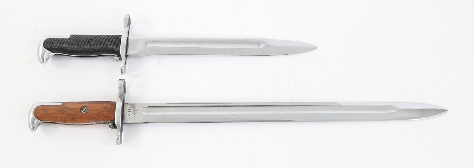 US ARMY M1905 & M1 PARADE BAYONET LOT OF 2: US ARMY M1905 & M1 PARADE BAYONET LOT OF 2 Lot of 2 WWI US Army M1905 & M1 Bayonets. (1) M1905 Bayonet. Single edged, chromed blade with fuller. Maker mark of Rock Island Armory, ordnance department f