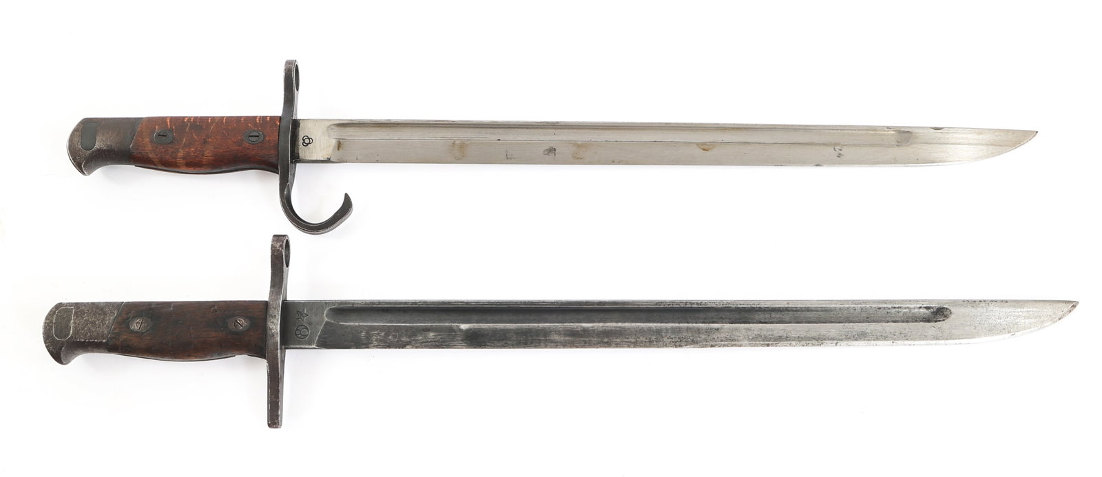 WWII IMPERIAL JAPANESE TYPE 30 BAYONET LOT OF 2: WWII IMPERIAL JAPANESE TYPE 30 BAYONET LOT OF 2 Lot of 2 WWII Imperial Japanese Type 30 Bayonets. (1) Type 30. Single edged, bright blade with fuller. Maker marked Kokura Army Arsenal on one side of t