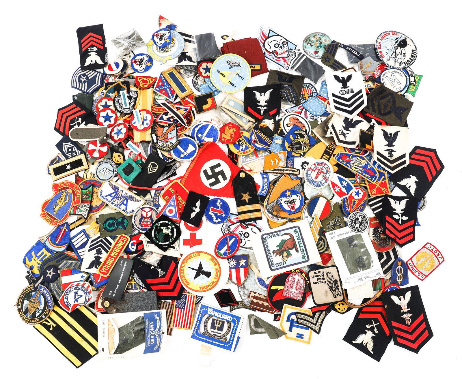 WWII - COLD WAR WORLD MILITARY PATCHES: WWII - COLD WAR WORLD MILITARY PATCHES WWII - Cold War World Military Patches.