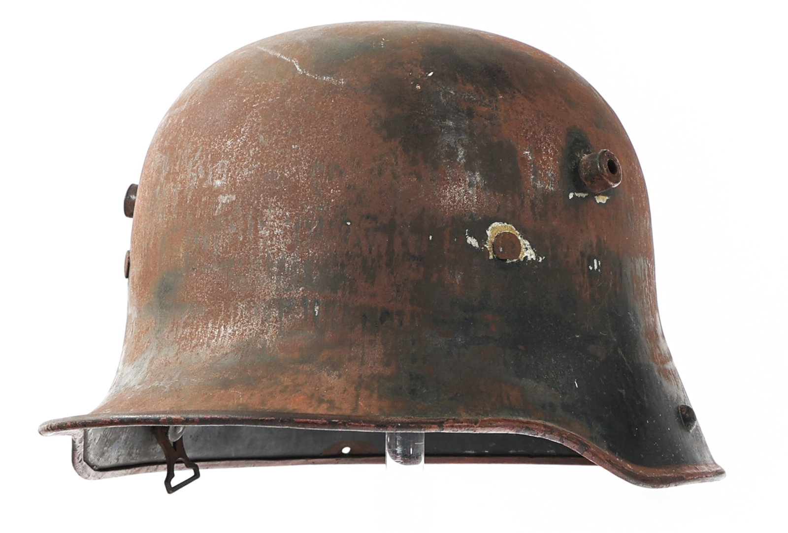 WWI IMPERIAL GERMAN M16 COMBAT HELMET: WWI IMPERIAL GERMAN M16 COMBAT HELMET WWI Imperial German M16 "Stalhelm" Combat Helmet. Maker mark stamped "Si 66" for Eisenhuette Silesia. Broken leather liner. No chinstrap. | Size: 66