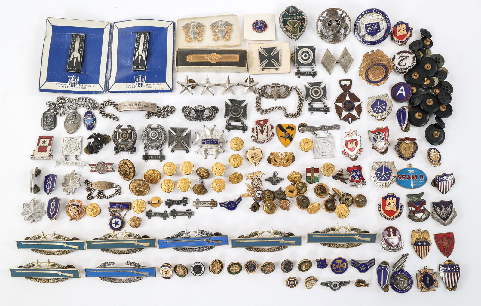 WWII - COLD WAR US & ITALIAN INSIGNIA: WWII - COLD WAR US & ITALIAN INSIGNIA WWII - Cold War US and Italian Insignia. Pins and Badges include CIB, 8th Infantry Division, 1st Cavalry Division, Infantry School, Airman Rank, Marksman Badges, 