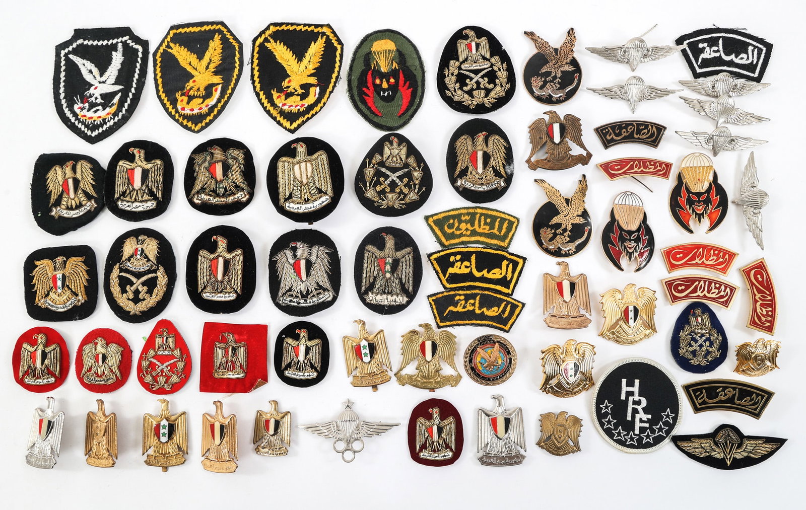 COLD WAR - CURRENT EGYPTIAN PARATROOPER INSIGNIA: COLD WAR - CURRENT EGYPTIAN PARATROOPER INSIGNIA Cold War - Current Egyptian Paratrooper Insignia. Includes jump wings, patches, tabs, badges, and more.