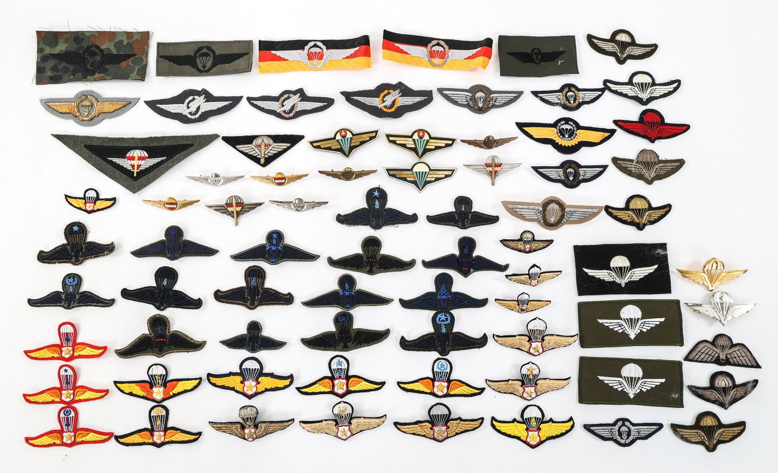COLD WAR - CURRENT WORLD MILITARY JUMP WINGS: COLD WAR - CURRENT WORLD MILITARY JUMP WINGS Cold War - Current World Military Jump Wings. Jump wings include Norwegian, Thai, Slovakian, German and more.