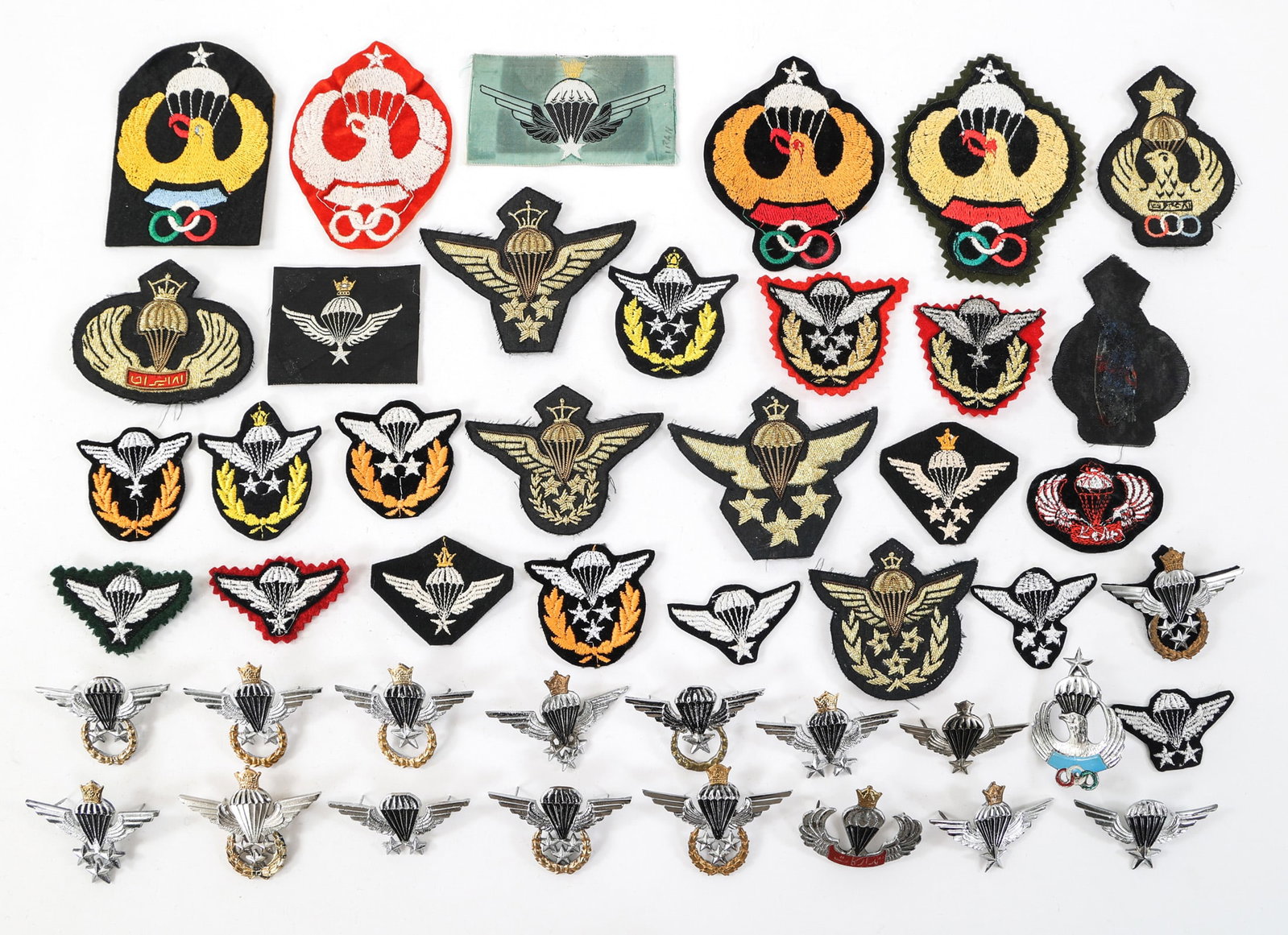 COLD WAR - CURRENT JORDANIAN & IRANIAN JUMP WINGS: COLD WAR - CURRENT JORDANIAN & IRANIAN JUMP WINGS Cold War - Current Jordanian and Iranian Jump Wing Badges and Patches.