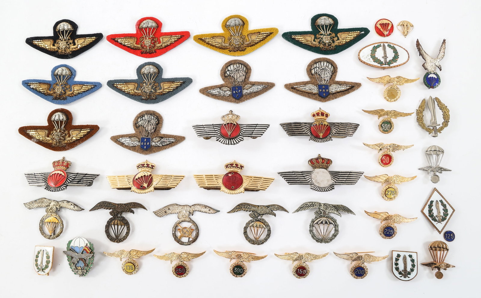 COLD WAR - CURRENT SPANISH & PORTUGUESE JUMP WINGS: COLD WAR - CURRENT SPANISH & PORTUGUESE JUMP WINGS Cold War - Current Spanish & Portuguese Jump Wings.