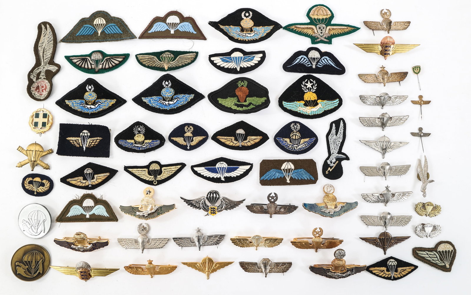 COLD WAR - CURRENT EUROPEAN PARATROOPER INSIGNIA: COLD WAR - CURRENT EUROPEAN PARATROOPER INSIGNIA Cold War - Current European Military Paratrooper Insignia. Includes Belgian, Greek, Polish, and Hungarian jump wings, badges, patches, and more.