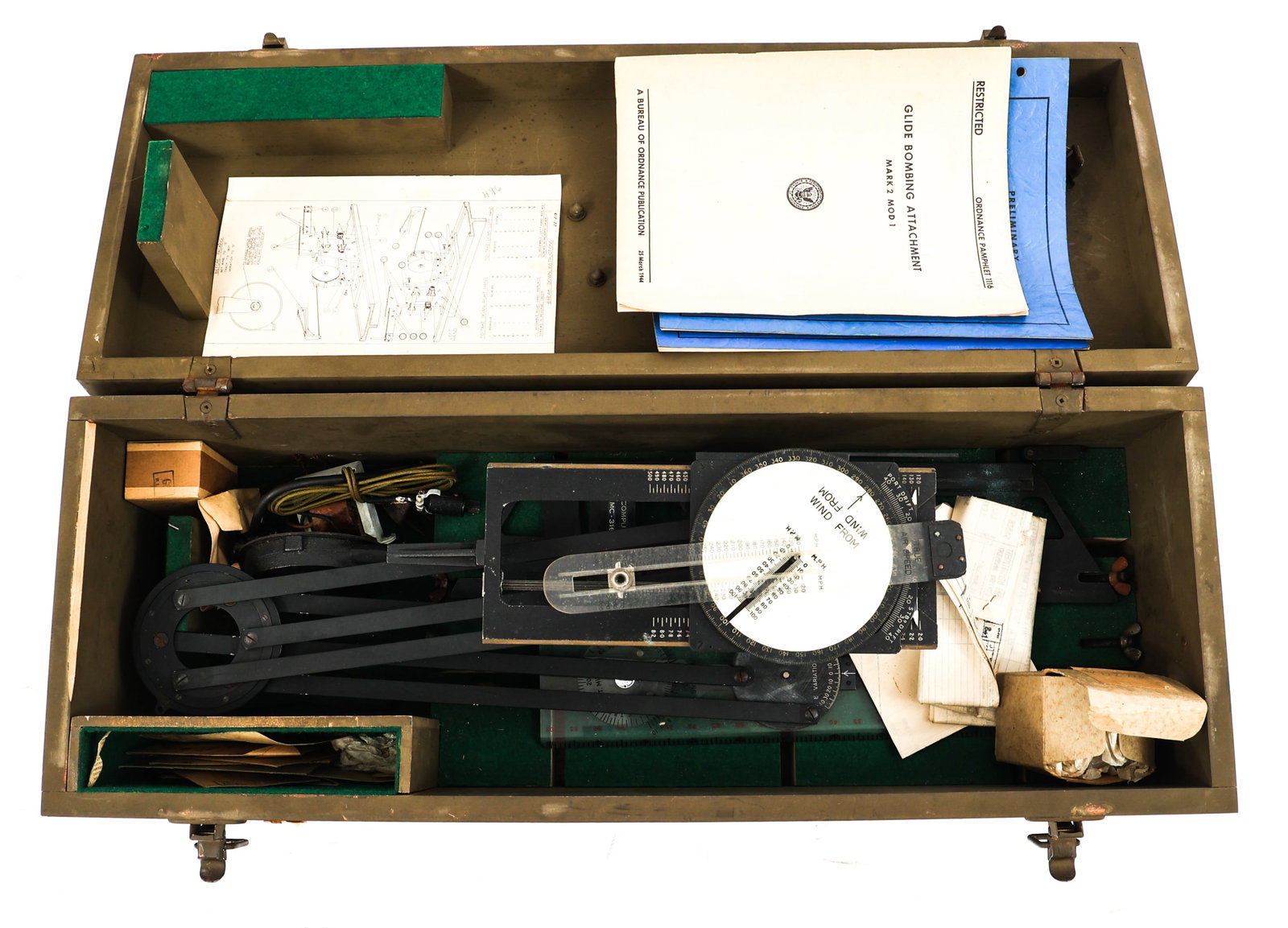 WWII USAAF FLIGHT INTERCEPTOR COMPUTER: WWII USAAF FLIGHT INTERCEPTOR COMPUTER WWII USAAF Navy Model Miller Airplane Flight Interception Computer. Includes instruction books, official documents and storage/carrying box. | Size: 49 lbs.