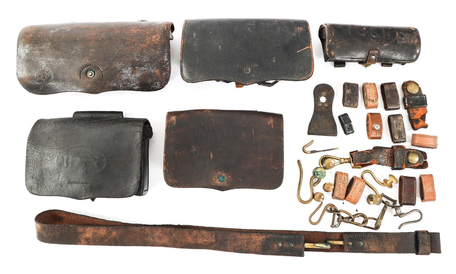 CIVIL WAR US ARMED FORCES CARTRIDGE BOXES: CIVIL WAR US ARMED FORCES CARTRIDGE BOXES Civil War - Indian Wars US Armed Forces Cartridge Boxes. Includes "USN" boxes, A.D. Laidley box, shoulder straps, brass hooks & fasteners, and more.