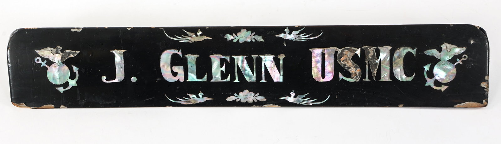 ASTRONAUT & USMC AVIATOR JOHN GLENN DESK PLATE: ASTRONAUT & USMC AVIATOR JOHN GLENN DESK PLATE Desk name plate attributed to astronaut & highly decorated USMC pilot John Glenn. The name plate dates to Glenn's time serving in China (1946-1947). Blac