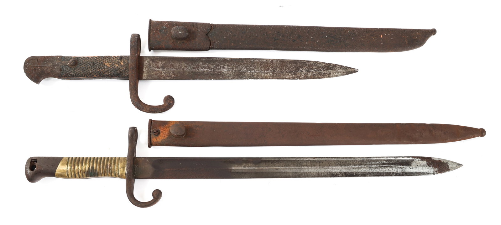 19th C. BRITISH & ARGENTINIAN BAYONETS: 19th C. BRITISH & ARGENTINIAN BAYONETS 19th Century British and Argentinian Bayonets. (1) British Martini Henry Artillery Carbine Bayonet. Cut down, single edged blade with fuller. No visible maker ma