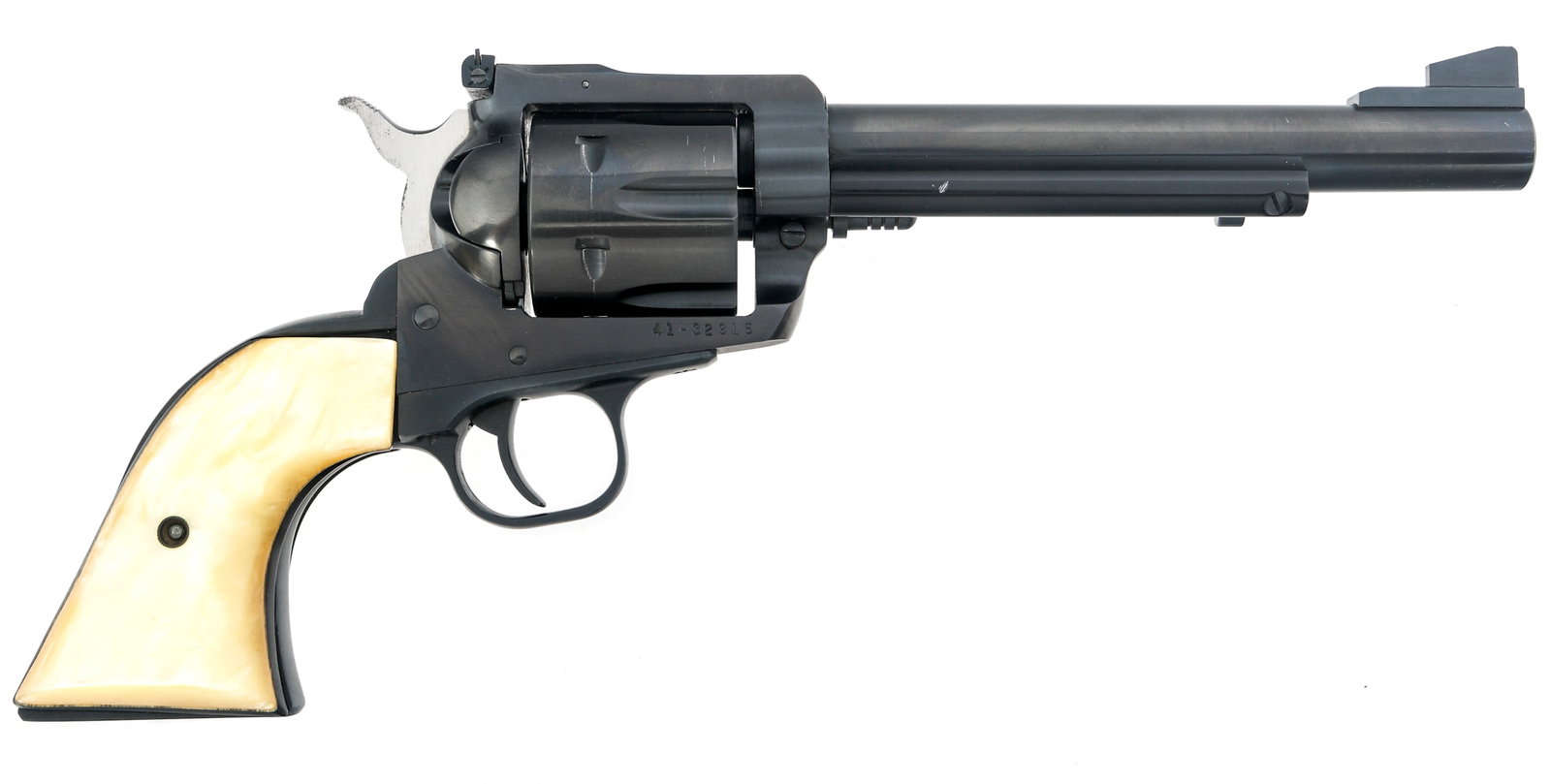 RUGER NEW MODEL BLACKHAWK .41 MAG CALIBER REVOLVER: RUGER NEW MODEL BLACKHAWK .41 MAG CALIBER REVOLVER Ruger New Model Blackhawk .41 Magnum caliber SA revolver. Blued finish. Ramp front sight. Adjustable rear sight. Six shot fluted cylinder. Faux mothe