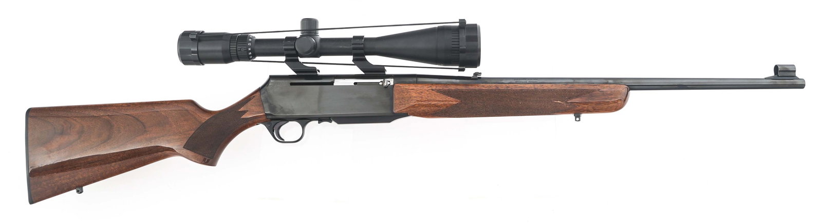 BROWNING MODEL BAR 30-06 CALIBER SEMI AUTO RIFLE: BROWNING MODEL BAR 30-06 CALIBER SEMI AUTO RIFLE 1976 Browning Model BAR .30-06 caliber semi automatic rifle. Blued finish. Hooded front sight. Adjustable rear sight. Checkered wood stock. One magazin