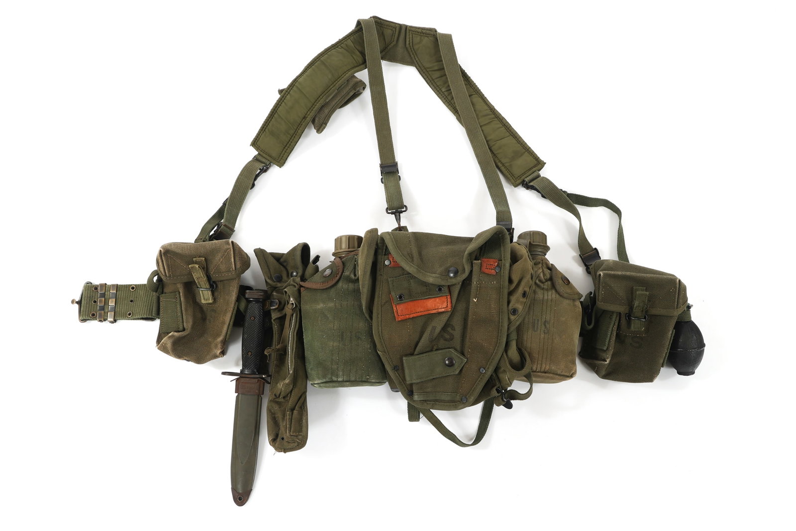 VIETNAM WAR US ARMY M1956 LCE COMPLETE SET: VIETNAM WAR US ARMY M1956 LCE COMPLETE SET Vietnam War US Army M1956 LCE Webbed Complete Set. Includes webbed suspenders and pistol belt, canteens, medic pouch with dressings, M7 bayonet with scabbard