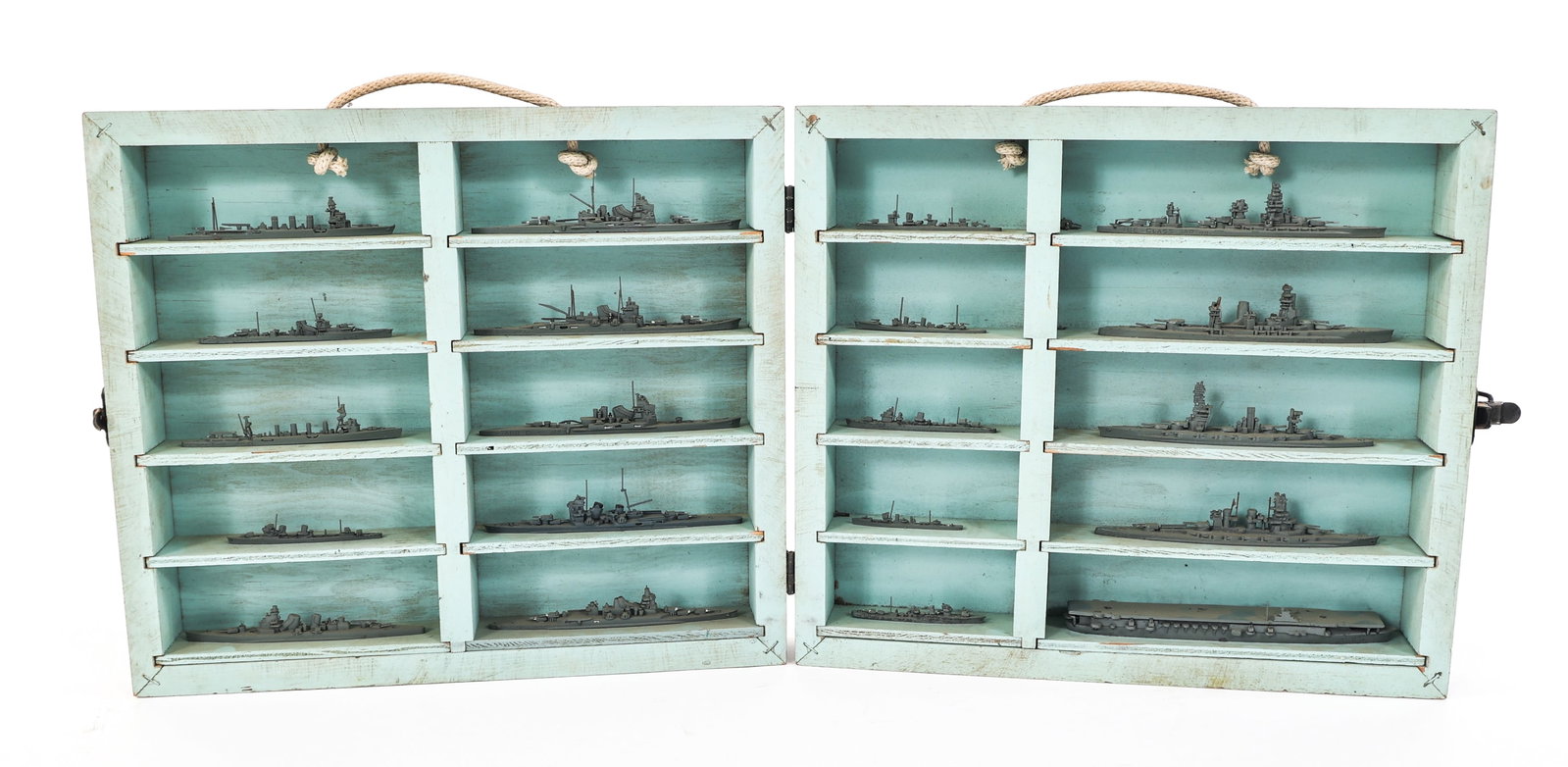 WWII US NAVY MODEL IJN WARSHIP IDENTIFICATION KIT: WWII US NAVY MODEL IJN WARSHIP IDENTIFICATION KIT WWII US Navy Miniature Recognition / Teacher Model Imperial Japanese Navy Warship Identification Kit. Alloy construction models screwed into wood shel