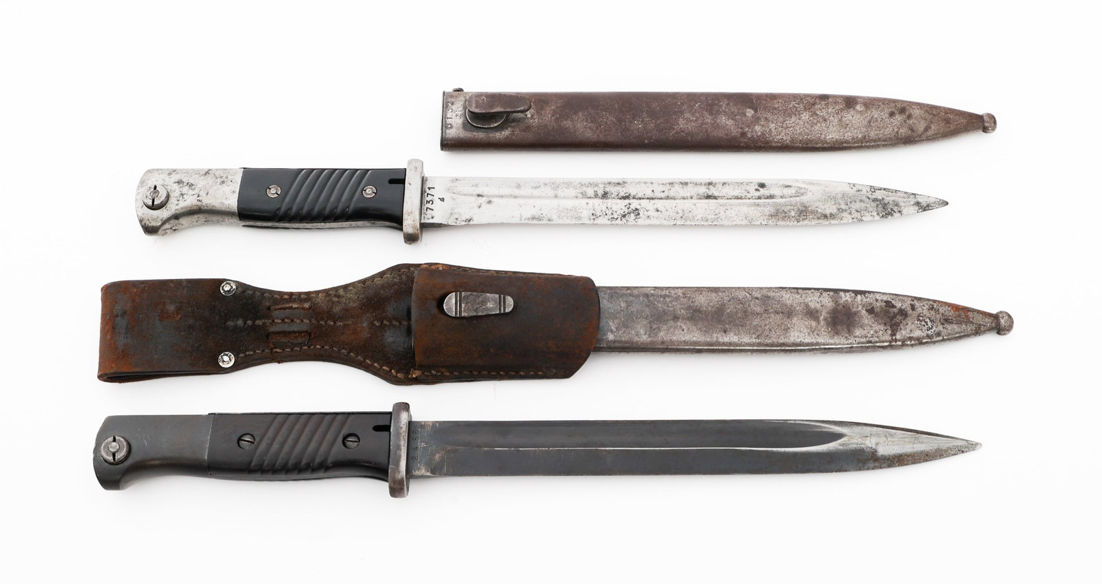 WWII GERMAN K98 COMBAT BAYONETS: WWII GERMAN K98 COMBAT BAYONETS WWII German K98 Combat Bayonets. (1) Combat K98. Single edged, bright blade with fuller. Maker mark "42asw" stamped on the ricasso, serial numbered 7371 on the reverse.