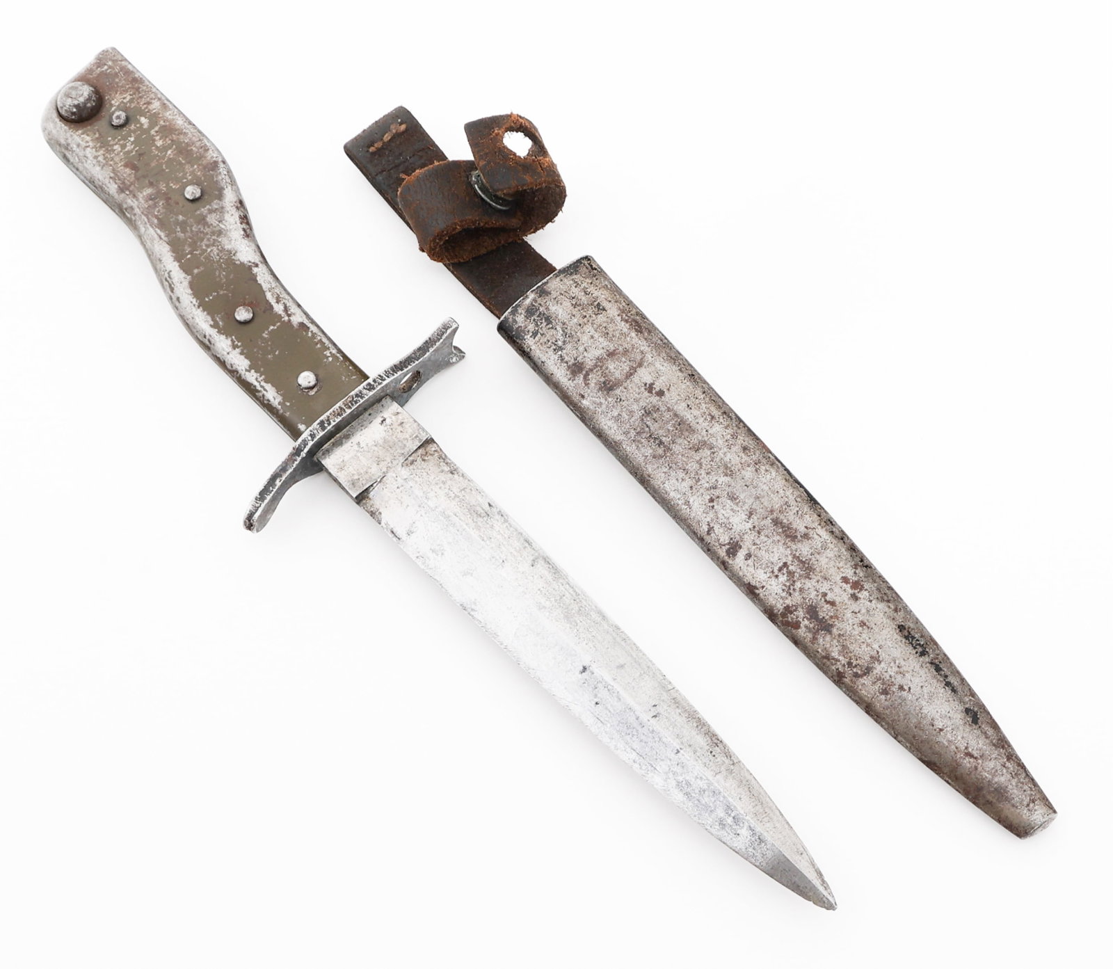 WWI GERMAN CRANK HANDLE ERSATZ BAYONET by DEMAG: WWI GERMAN CRANK HANDLE ERSATZ BAYONET by DEMAG WWI Imperial German Crank Handle Ersatz Trench Knife / Bayonet. Double edged, bright blade. Maker marked by Demag DRGM on the ricasso. Green painted ste